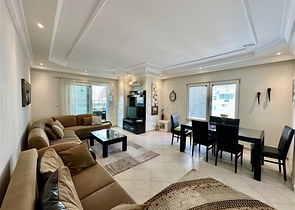 Komfortable 2+1-Wohnung in einem Komplex mit entwickelter Infrastruktur