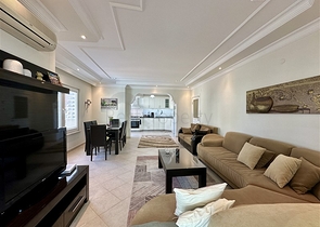 Komfortable 2+1-Wohnung in einem Komplex mit entwickelter Infrastruktur