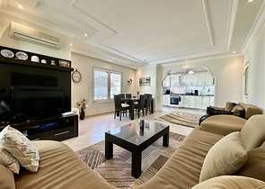 Komfortable 2+1-Wohnung in einem Komplex mit entwickelter Infrastruktur