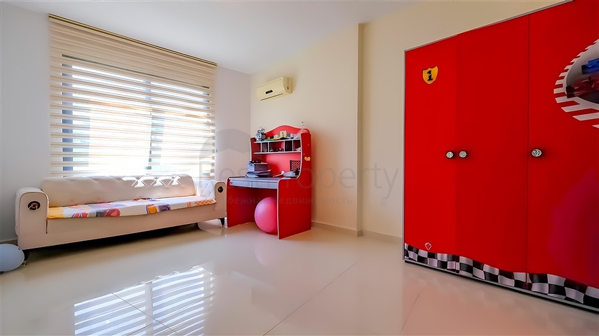 Geräumige möblierte 3+1-Wohnung mit reicher Infrastruktur in einer modernen Wohnanlage