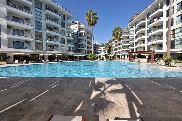 Geräumige möblierte 3+1-Wohnung mit reicher Infrastruktur in einer modernen Wohnanlage