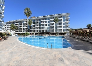 Geräumige möblierte 3+1-Wohnung mit reicher Infrastruktur in einer modernen Wohnanlage