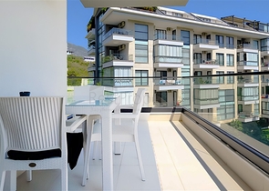 Geräumige möblierte 3+1-Wohnung mit reicher Infrastruktur in einer modernen Wohnanlage