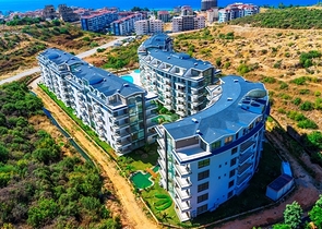 Geräumige möblierte 3+1-Wohnung mit reicher Infrastruktur in einer modernen Wohnanlage