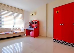 Geräumige möblierte 3+1-Wohnung mit reicher Infrastruktur in einer modernen Wohnanlage