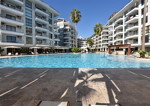 Geräumige möblierte 3+1-Wohnung mit reicher Infrastruktur in einer modernen Wohnanlage