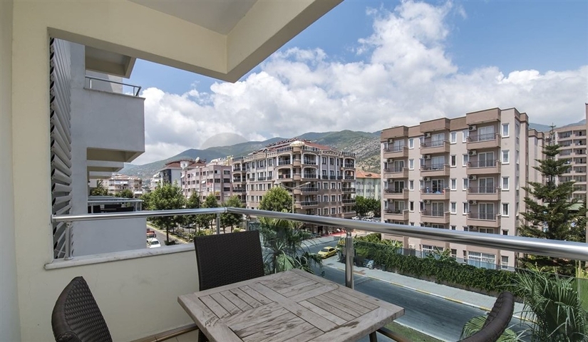 Geräumige möblierte 2+1-Wohnung 350 Meter vom berühmten Kleopatra-Strand entfernt