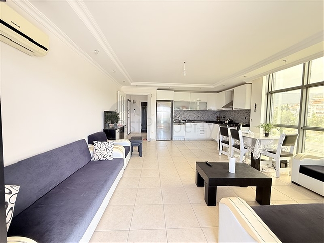 Geräumige 1+1-Wohnung mit komplettem Mobiliar und reicher Infrastruktur in Dschikkilli