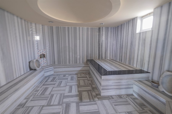 Moderne Wohnung in einem Komplex mit reicher Infrastruktur im Herzen der Stadt