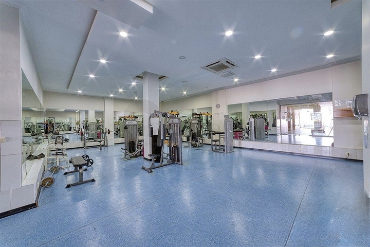 Geräumiges Penthouse mit Terrasse und Meerblick in einer prestigeträchtigen Wohnanlage