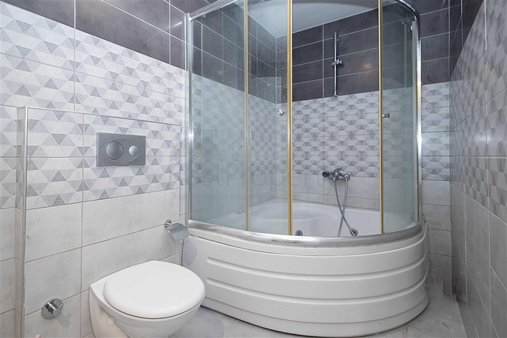 Geräumiges Penthouse mit Terrasse und Meerblick in einer prestigeträchtigen Wohnanlage