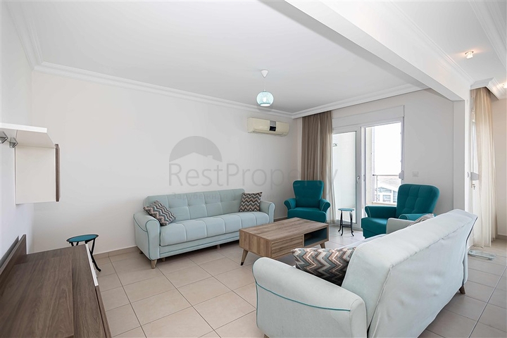 Geräumiges Penthouse mit Terrasse und Meerblick in einer prestigeträchtigen Wohnanlage