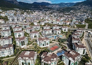 Geräumiges Penthouse mit Terrasse und Meerblick in einer prestigeträchtigen Wohnanlage