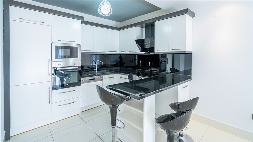 Moderne 1+1 Wohnung in einer Wohnanlage mit reicher Infrastruktur am Meer