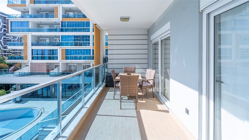 Moderne 1+1 Wohnung in einer Wohnanlage mit reicher Infrastruktur am Meer