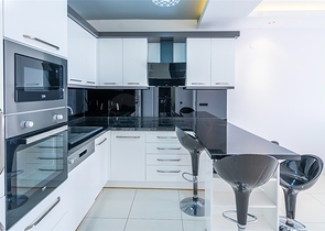 Moderne 1+1 Wohnung in einer Wohnanlage mit reicher Infrastruktur am Meer