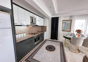 Gemütliche Wohnung in einem bewohnten Komplex im Herzen des Bezirks Oba