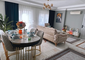 Gemütliche Wohnung in einem bewohnten Komplex im Herzen des Bezirks Oba