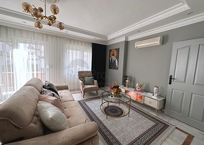 Gemütliche Wohnung in einem bewohnten Komplex im Herzen des Bezirks Oba