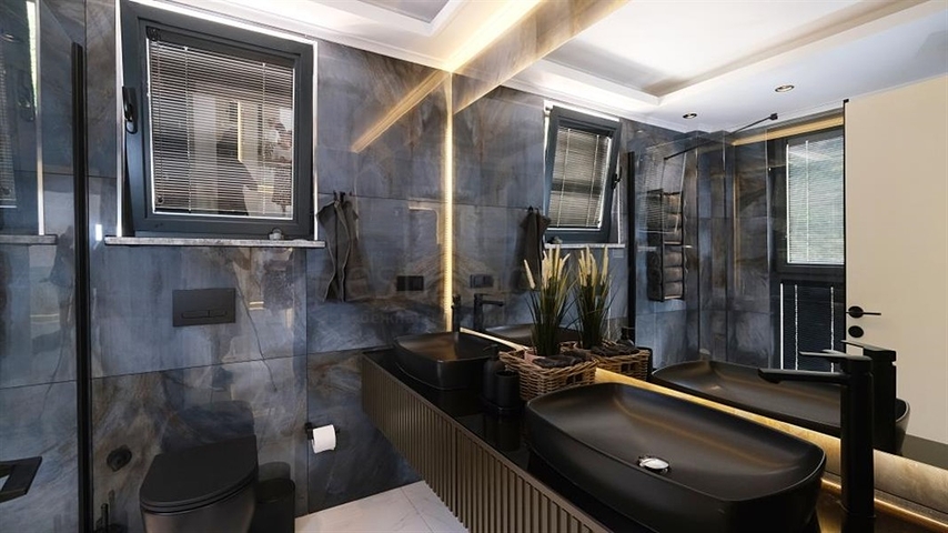 Moderne Villa mit Panoramablick auf das Meer in Alanya