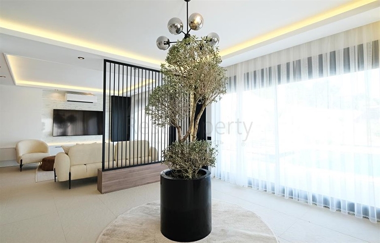 Moderne Villa mit Panoramablick auf das Meer in Alanya