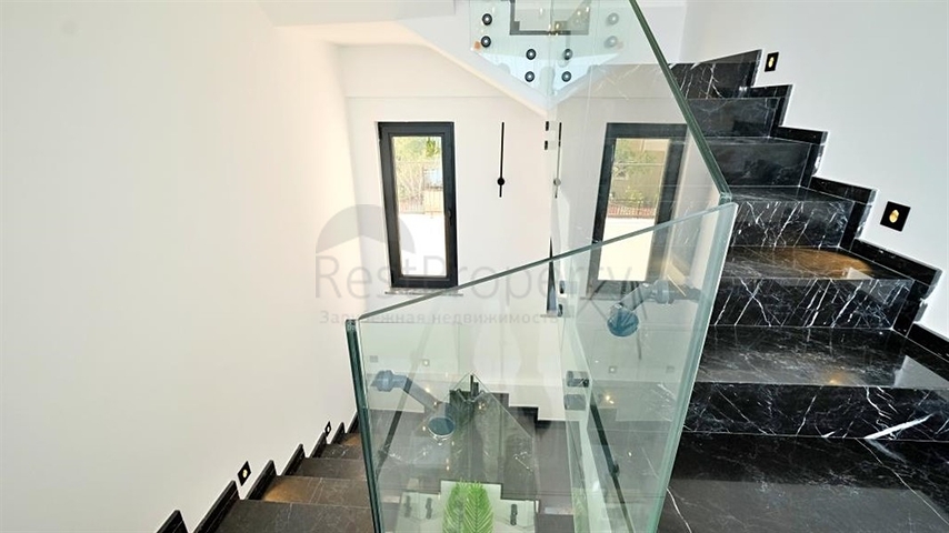 Moderne Villa mit Panoramablick auf das Meer in Alanya