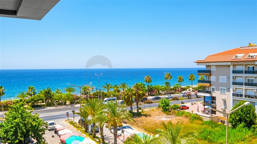 Penthouse am Meer mit geräumigen Terrassen und Panoramablick