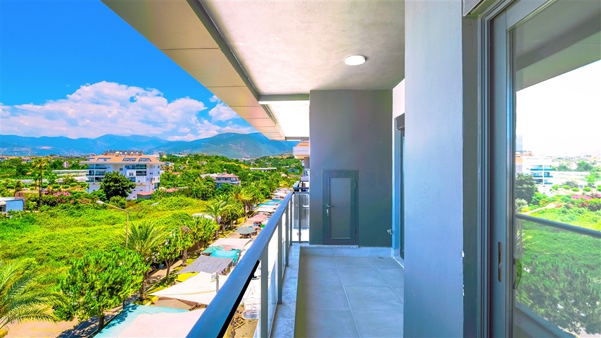 Penthouse am Meer mit geräumigen Terrassen und Panoramablick