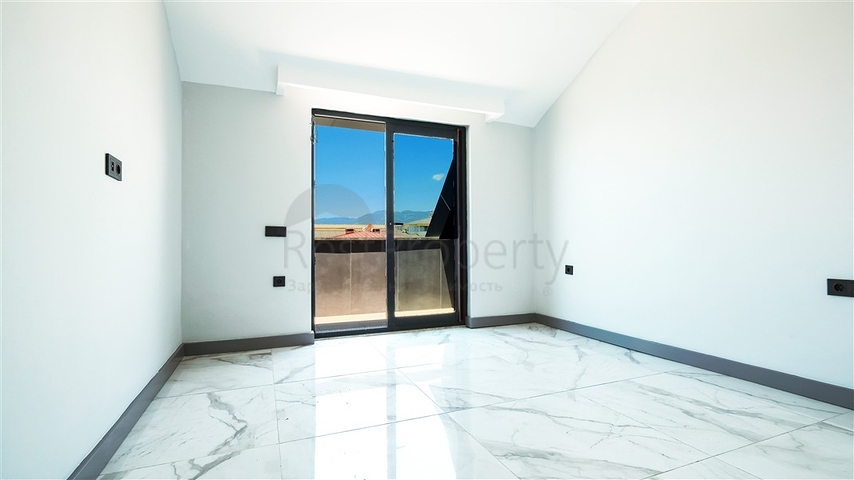 Penthouse am Meer mit geräumigen Terrassen und Panoramablick