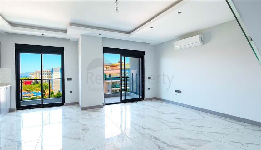 Penthouse am Meer mit geräumigen Terrassen und Panoramablick