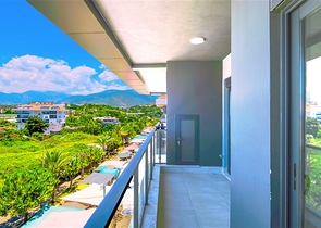 Penthouse am Meer mit geräumigen Terrassen und Panoramablick