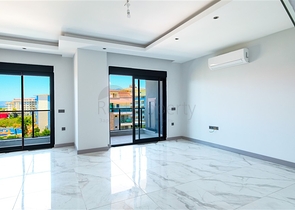 Penthouse am Meer mit geräumigen Terrassen und Panoramablick