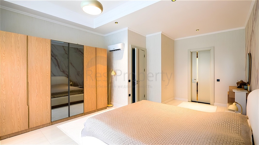 Luxuriöse 3+1-Wohnung mit Garten in einem Luxus-Komplex am Meer