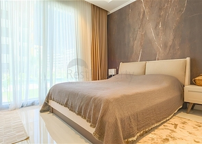 Luxuriöse 3+1-Wohnung mit Garten in einem Luxus-Komplex am Meer