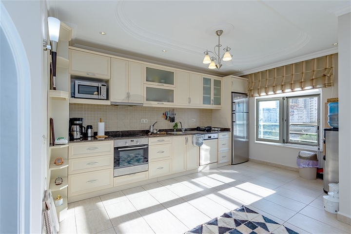 Gemütliche möblierte 2+1-Wohnung in einem Komplex mit Infrastruktur