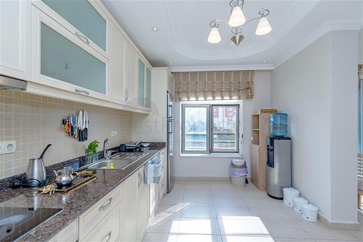 Gemütliche möblierte 2+1-Wohnung in einem Komplex mit Infrastruktur