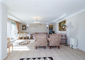 Gemütliche möblierte 2+1-Wohnung in einem Komplex mit Infrastruktur