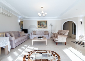 Gemütliche möblierte 2+1-Wohnung in einem Komplex mit Infrastruktur