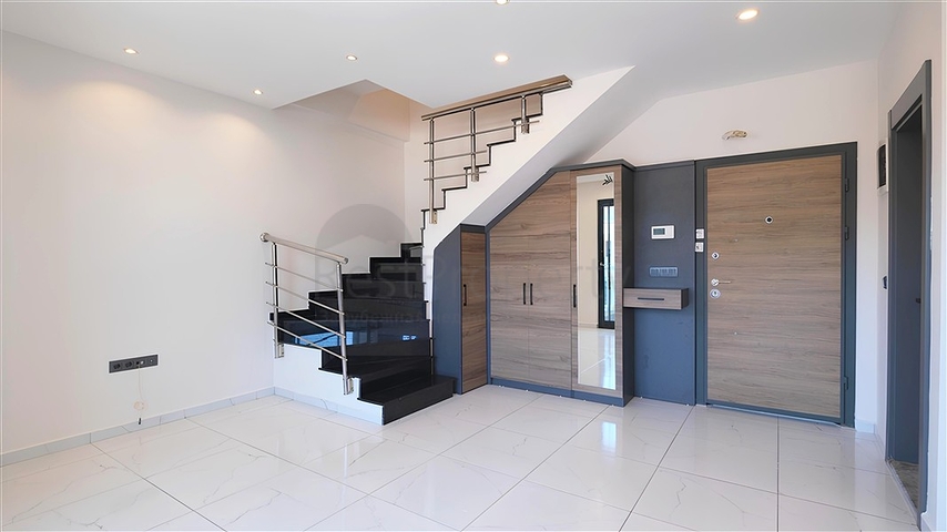 Penthouse 2+1 mit Terrasse in einem modernen Komplex im Stadtteil Oba Penthouse 2+1 mit Terrasse in einem modernen Komplex im Stadtteil Oba