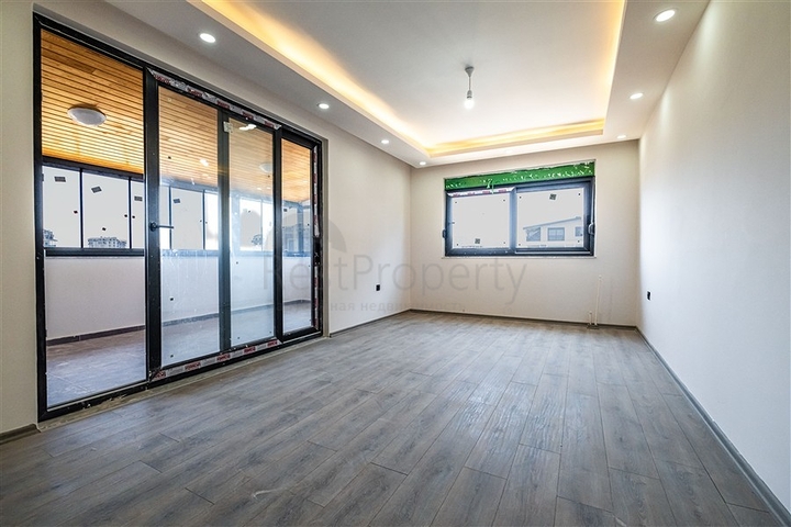 Geräumige 3+1 Maisonette direkt am Meer im Herzen von Gazipaşa