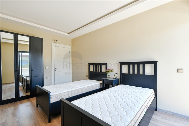 Geräumiges 3+1 Penthouse mit Meerblick, nur 50 m vom Strand entfernt