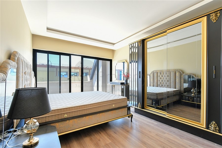 Geräumiges 3+1 Penthouse mit Meerblick, nur 50 m vom Strand entfernt