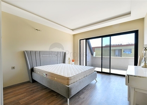 Geräumiges 3+1 Penthouse mit Meerblick, nur 50 m vom Strand entfernt