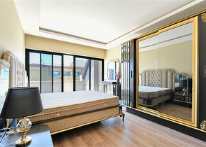 Geräumiges 3+1 Penthouse mit Meerblick, nur 50 m vom Strand entfernt