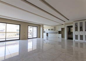 Penthouse 3+1 50 Meter vom Meer entfernt - Geräumigkeit und Komfort in der Nähe der Natur