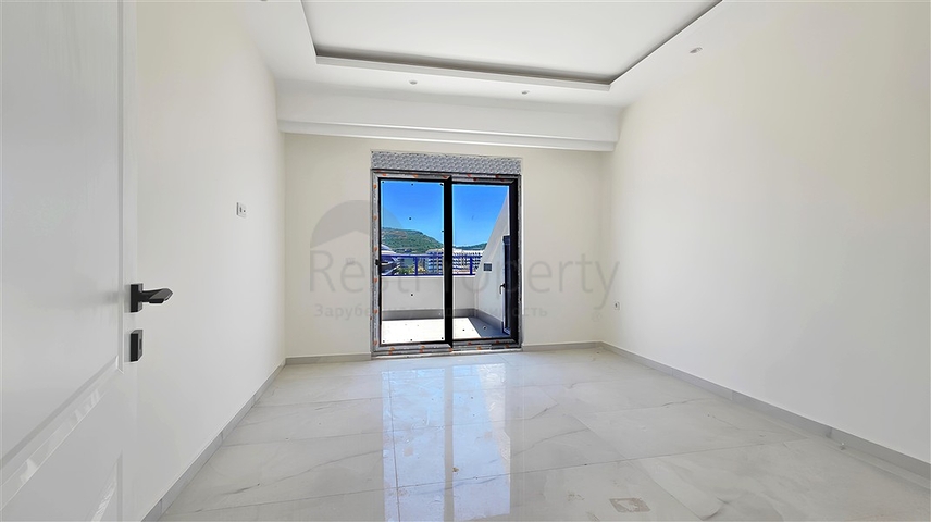 Penthouse am Meer mit großer Terrasse im Stadtteil Kargajak 