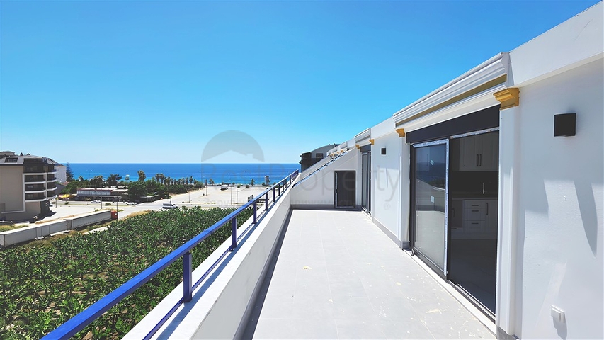 Penthouse am Meer mit großer Terrasse im Stadtteil Kargajak 