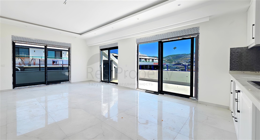 Penthouse am Meer mit großer Terrasse im Stadtteil Kargajak 