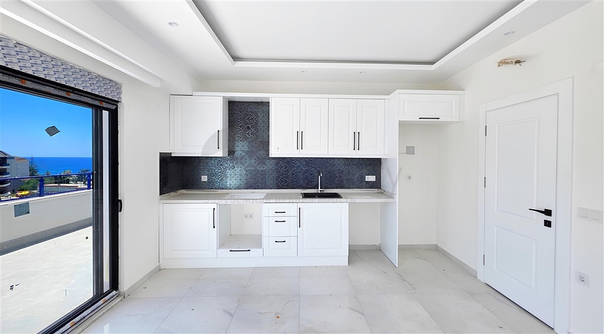 Penthouse am Meer mit großer Terrasse im Stadtteil Kargajak 