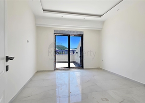 Penthouse am Meer mit großer Terrasse im Stadtteil Kargajak 